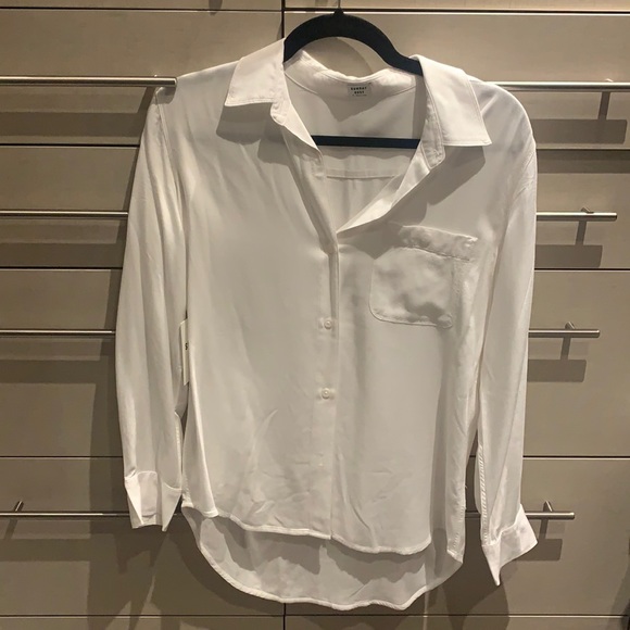 Aritzia Tops - Aritzia white shirt